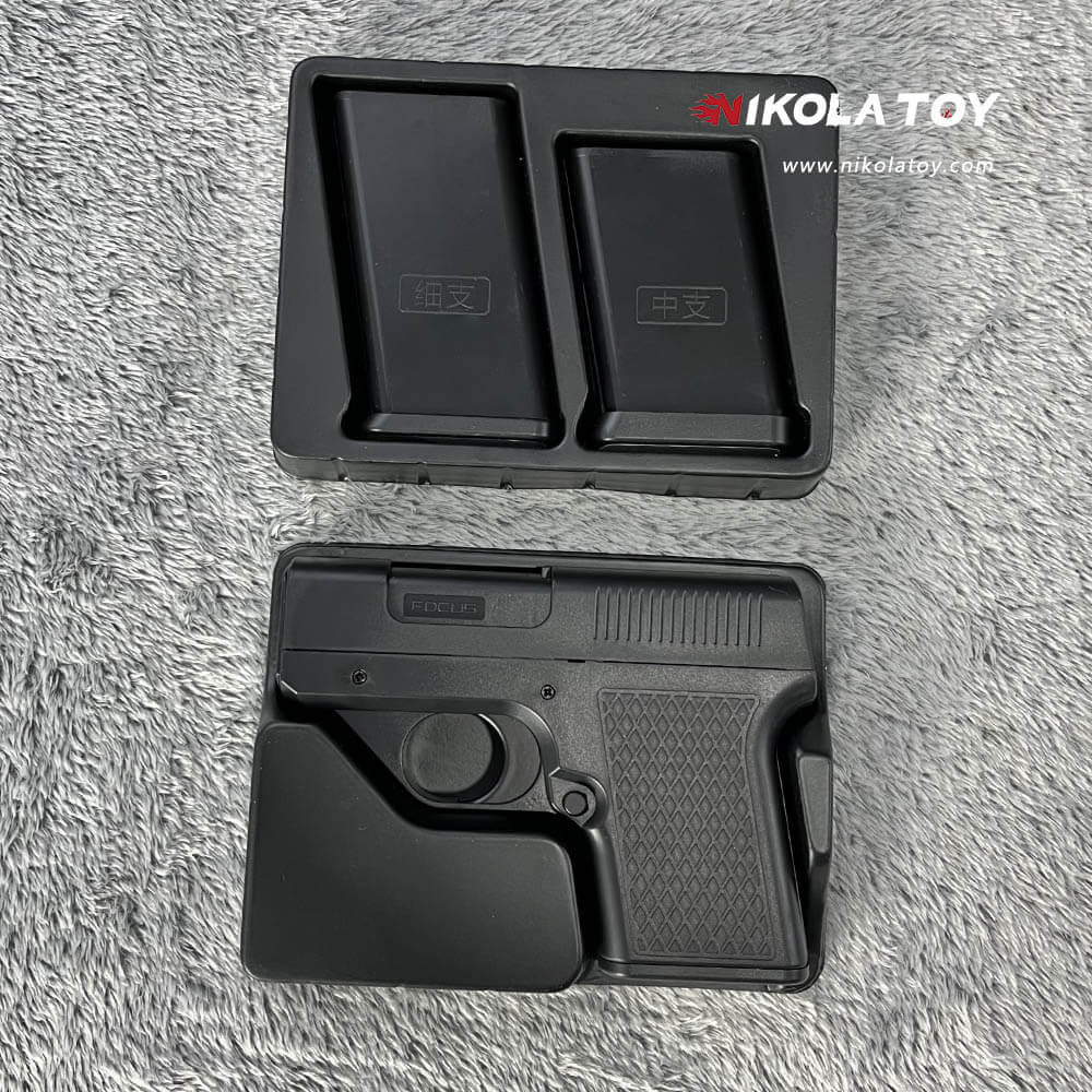 Gun type cigarette lighter with 3 replaceable magazine clips