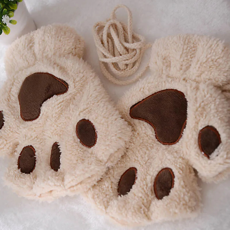 Guantes con forma de pata de gato