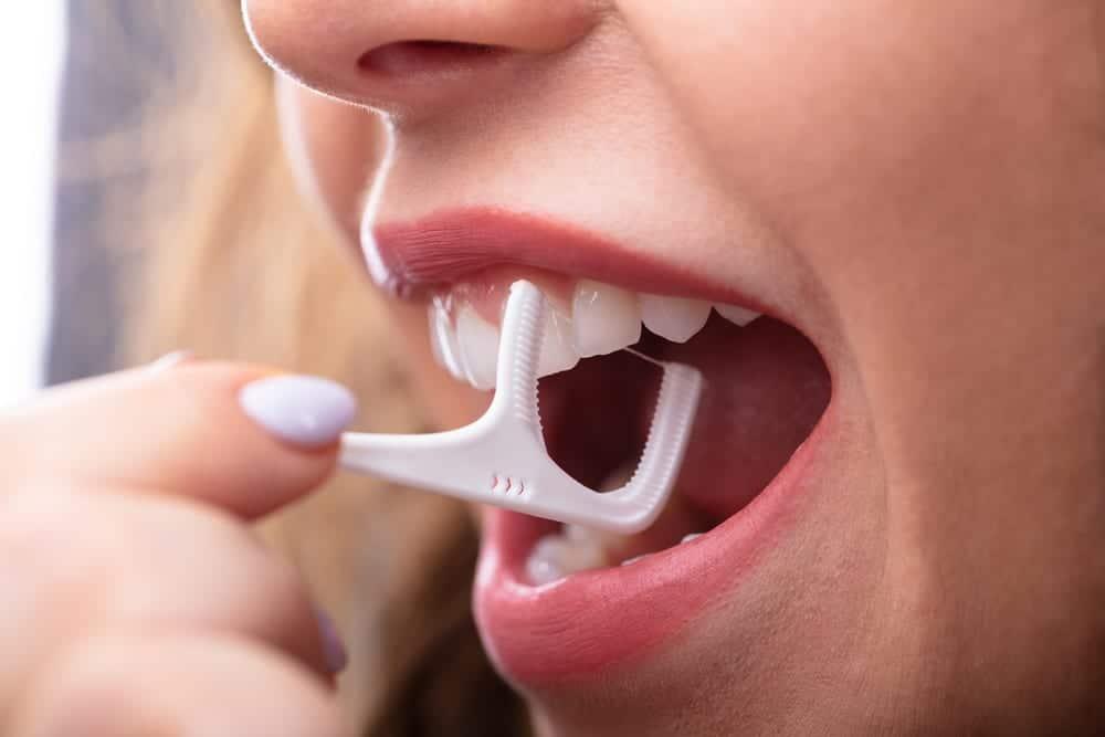 Palillos para usar hilo dental
