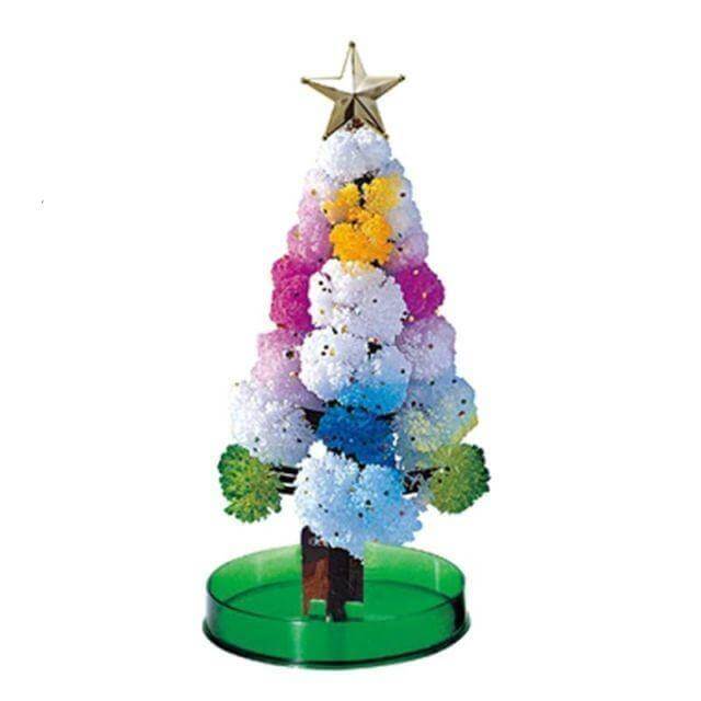 Árbol de Navidad mágico en crecimiento