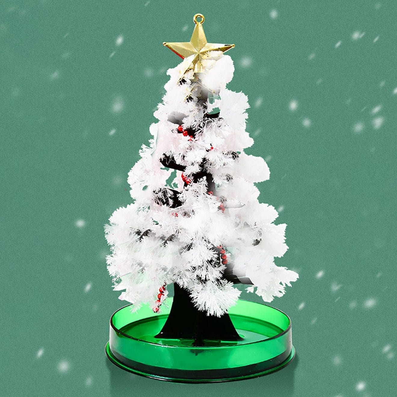 Árbol de Navidad mágico en crecimiento