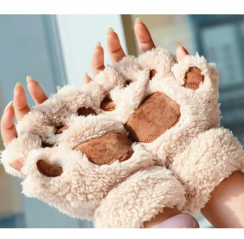 Guantes con forma de pata de gato 