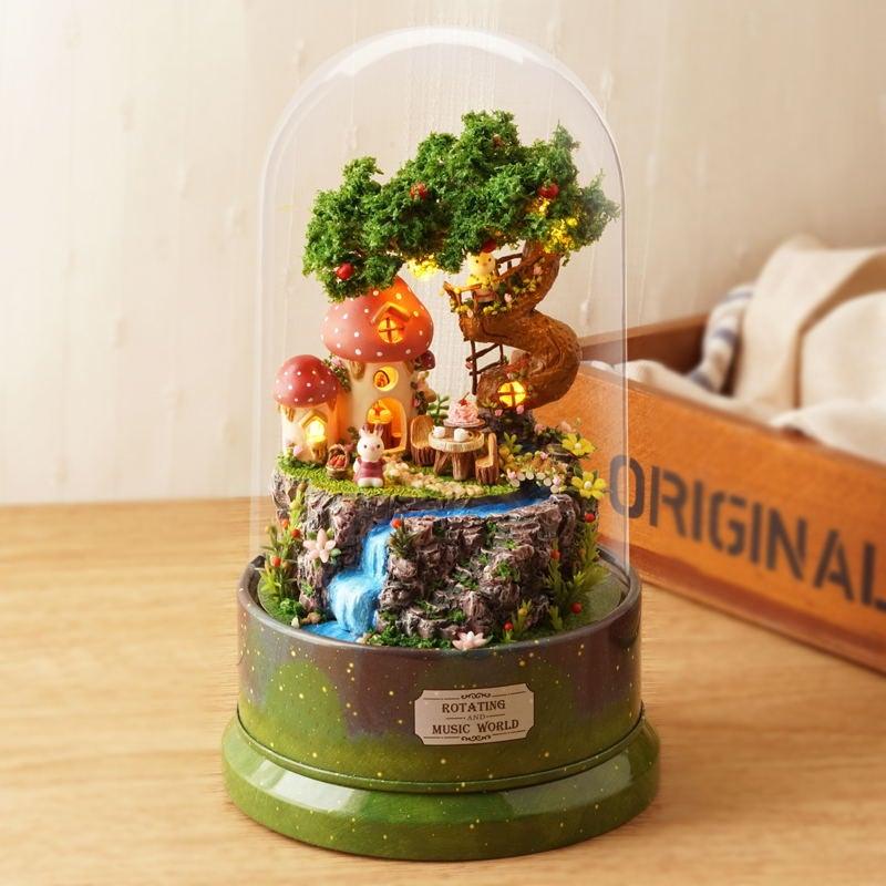 Holiday Miniatures - HOW DO I BUY THIS Fairy house